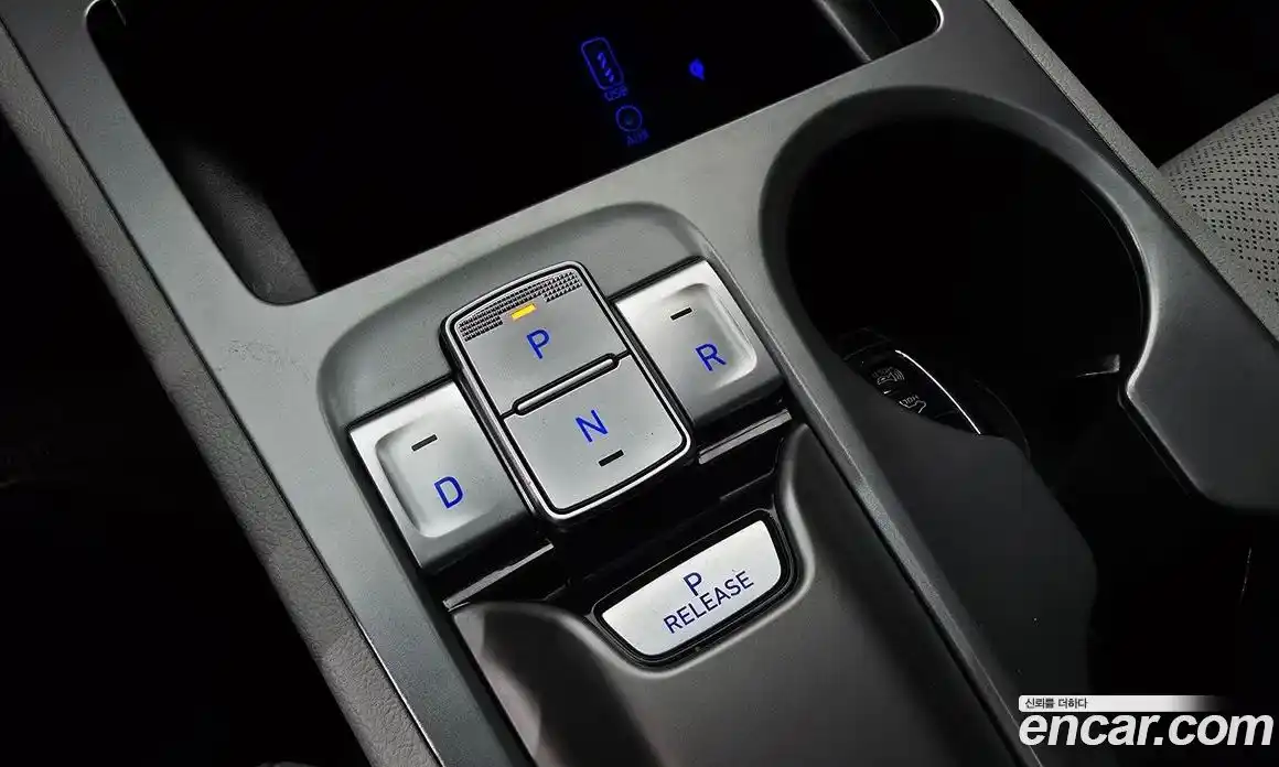 Hyundai Kona 2019 0.1 автомат (гидро), фото 9