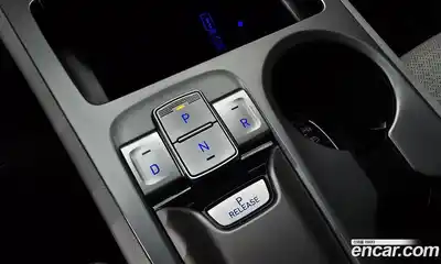 Hyundai Kona 2019 0.1 автомат (гидро), миниатюра 9