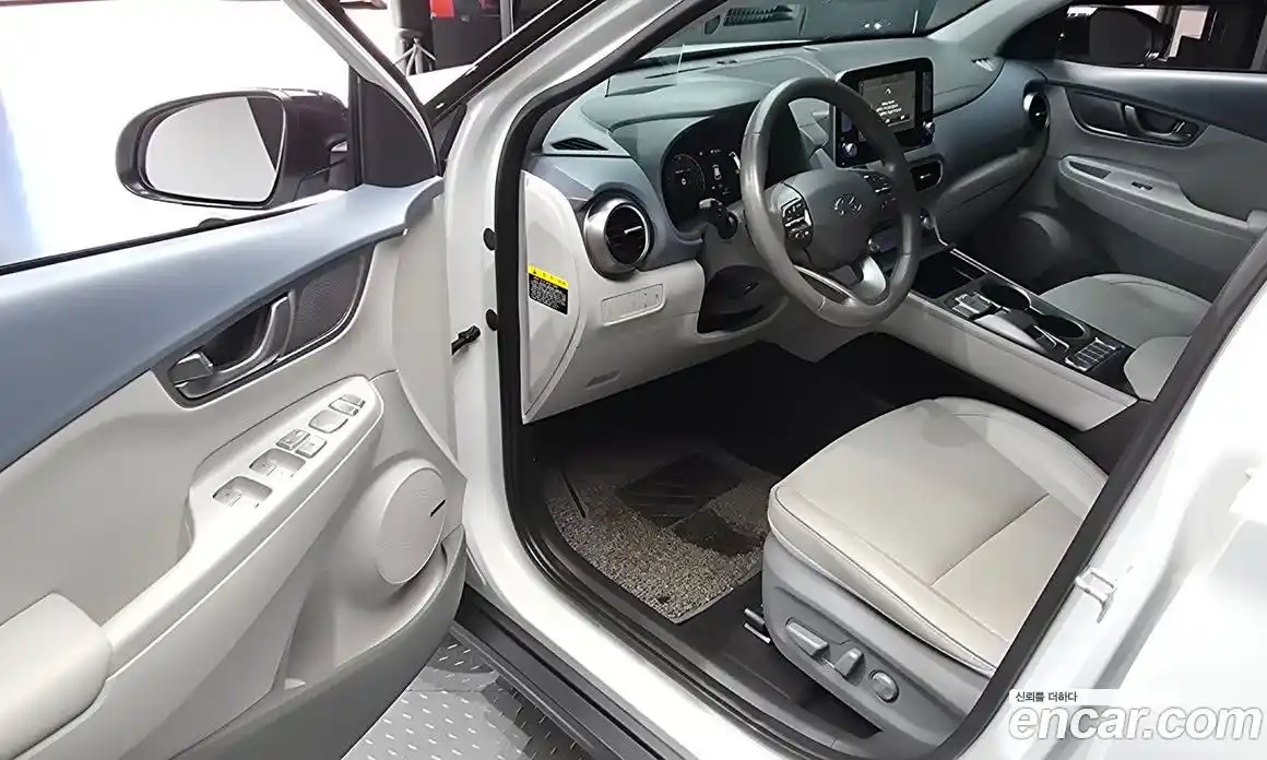 Hyundai Kona 2019 0.1 автомат (гидро), фото 10