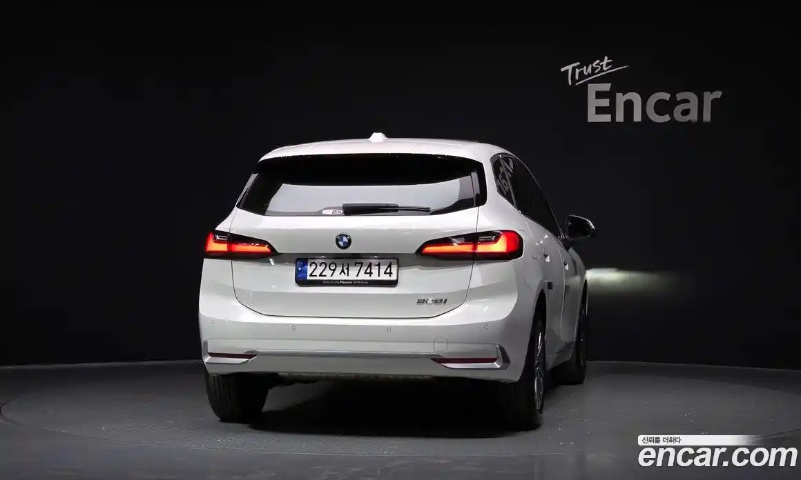 BMW 2-Series 2024 2.0 гидро, фото 4