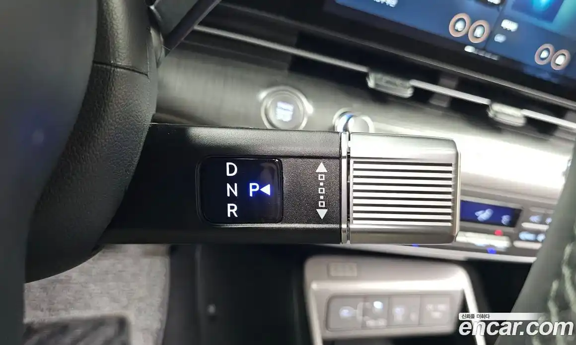 Hyundai Kona 2023 1.6 автомат (гидро), фото 12