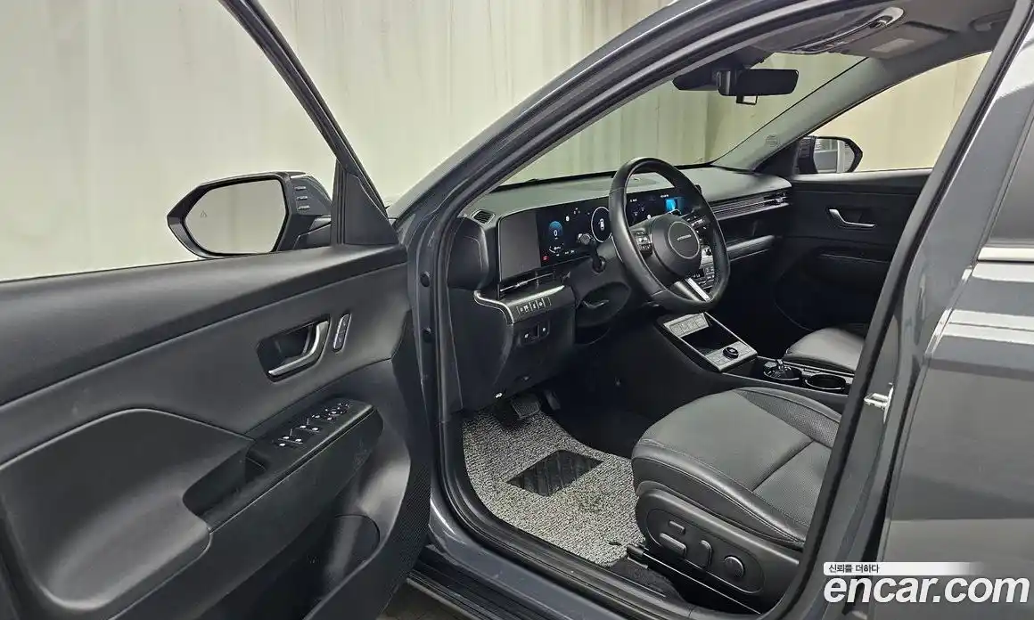 Hyundai Kona 2023 1.6 автомат (гидро), фото 13