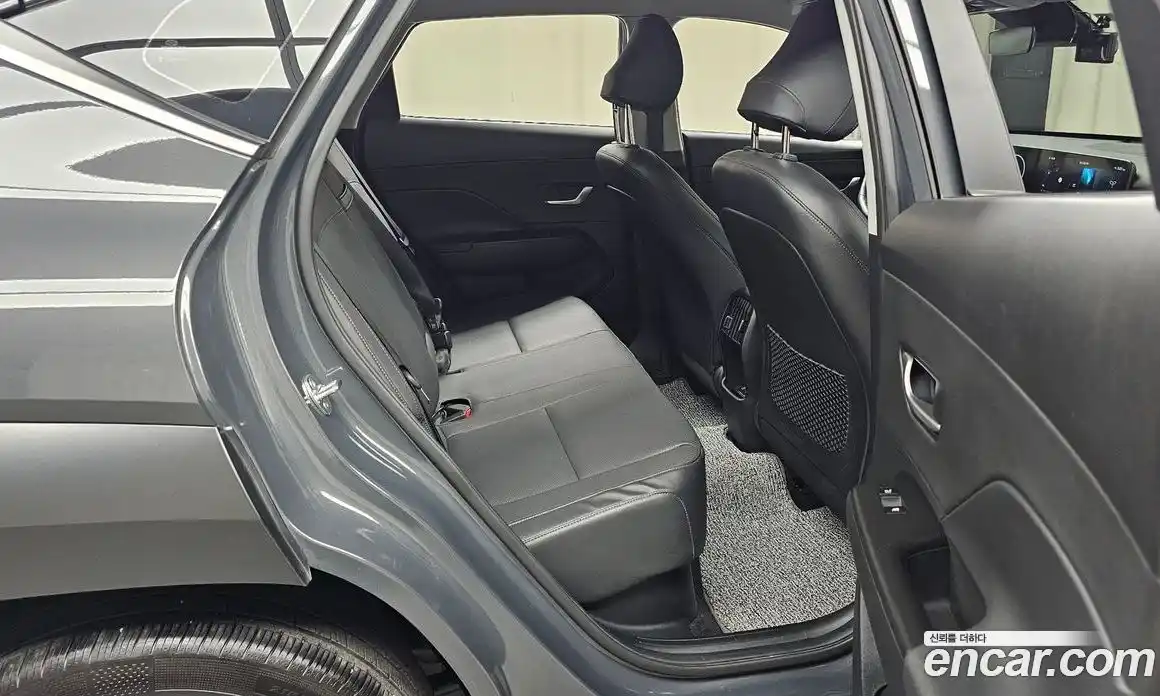 Hyundai Kona 2023 1.6 автомат (гидро), фото 17