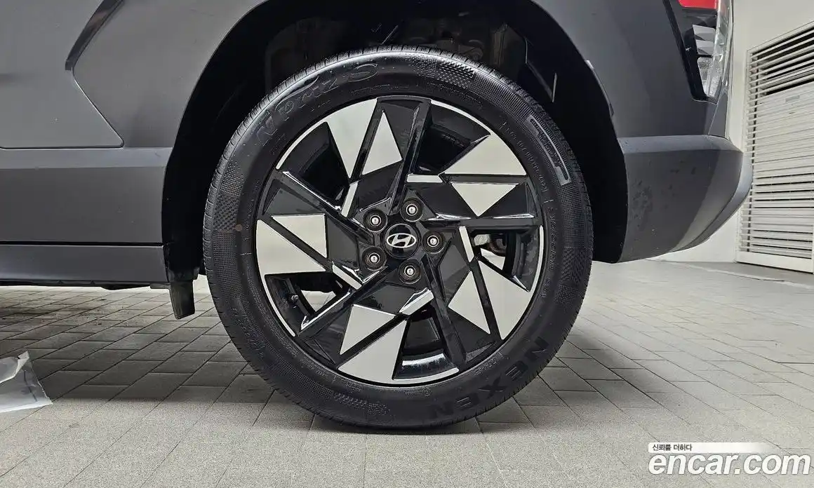 Hyundai Kona 2023 1.6 автомат (гидро), фото 7