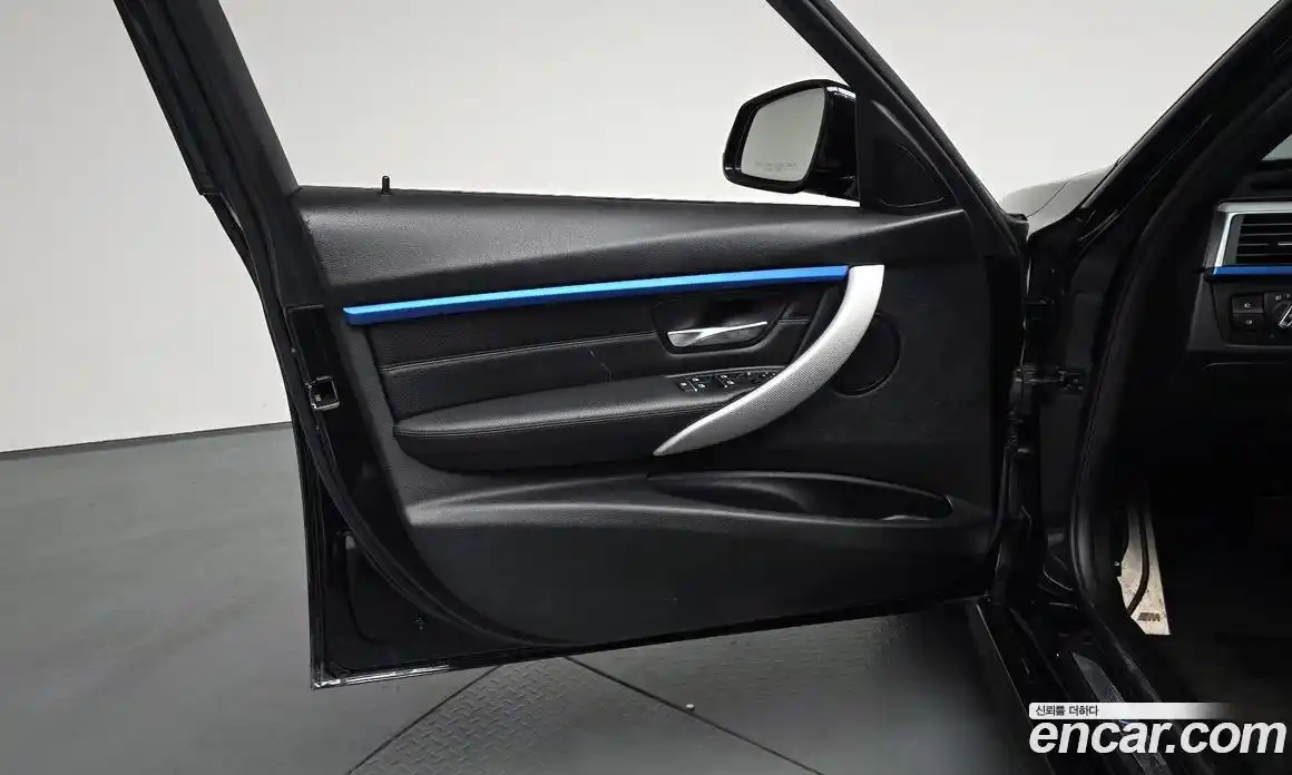 BMW 3 серия 2017 2.0 автомат (гидро), фото 13