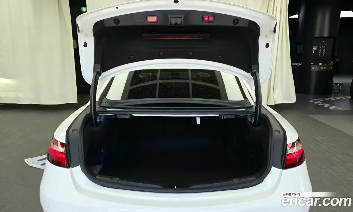 Mercedes-Benz E-Class 2022 2.0 гидро, фото 26