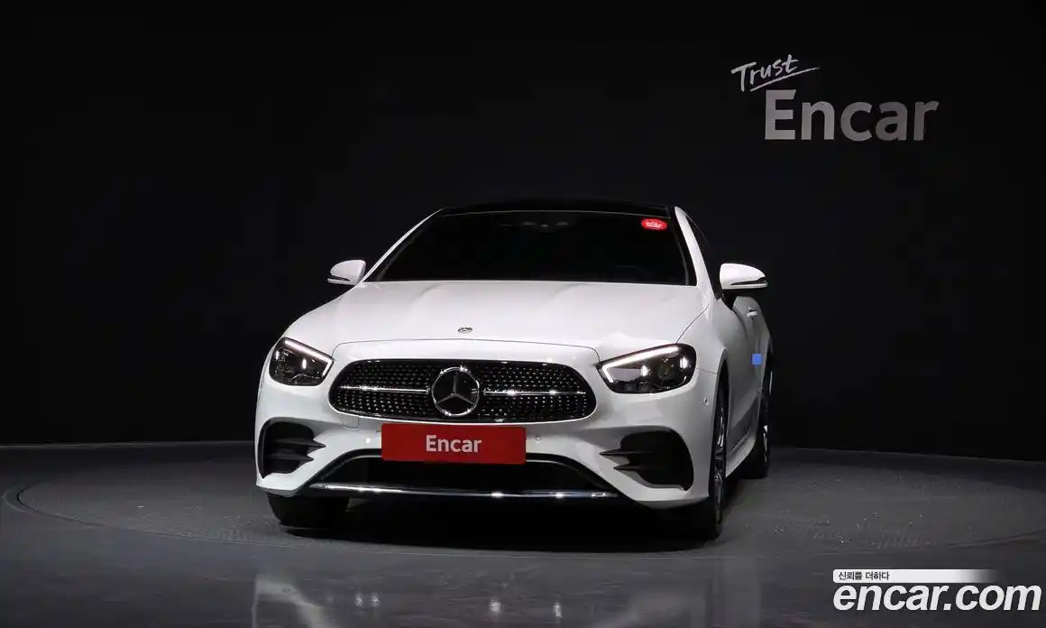 Mercedes-Benz E-Class 2022 2.0 гидро, фото 3