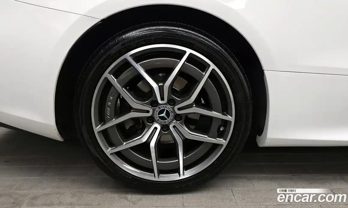 Mercedes-Benz E-Class 2022 2.0 гидро, фото 5