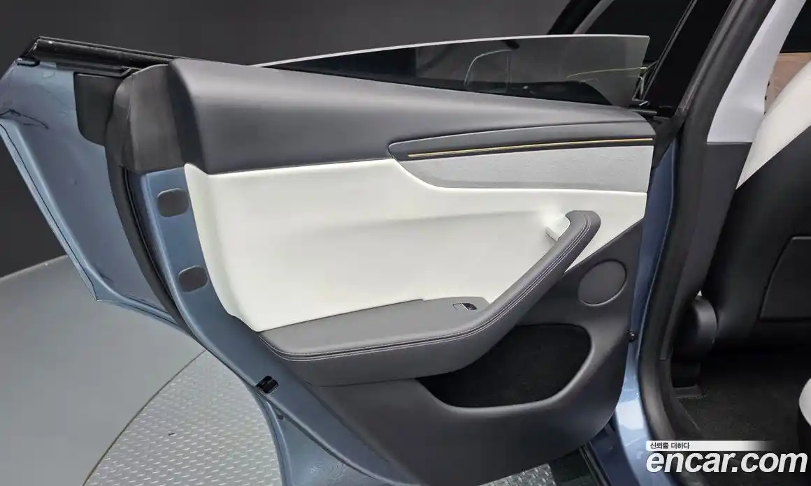 Tesla Model Y 2025 0.2 гидро, фото 15
