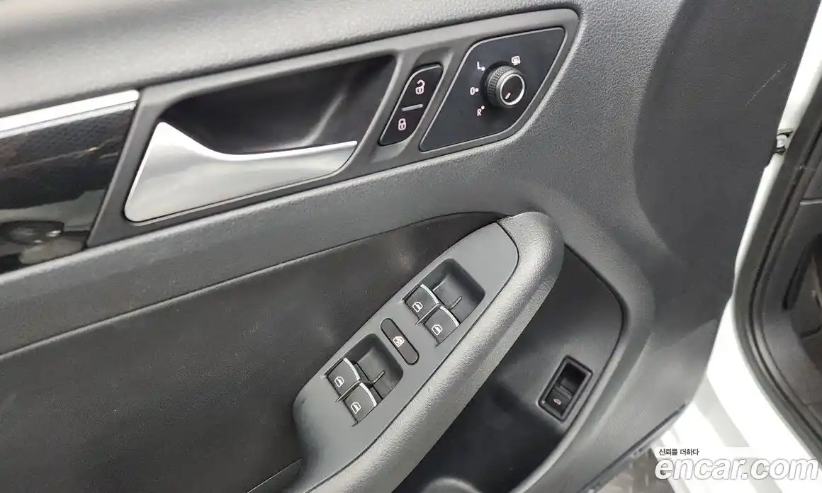 Volkswagen Jetta 2015 2.0 автомат (гидро), фото 13