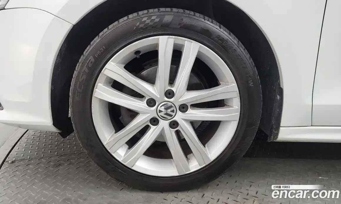 Volkswagen Jetta 2015 2.0 автомат (гидро), фото 5