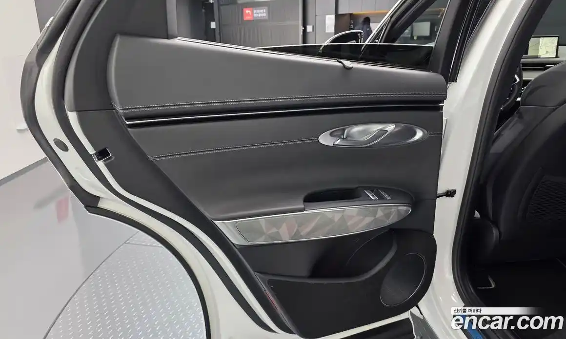 Genesis GV70 2021 2.5 гидро, фото 14
