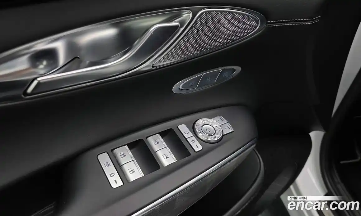 Genesis GV70 2021 2.5 гидро, фото 30