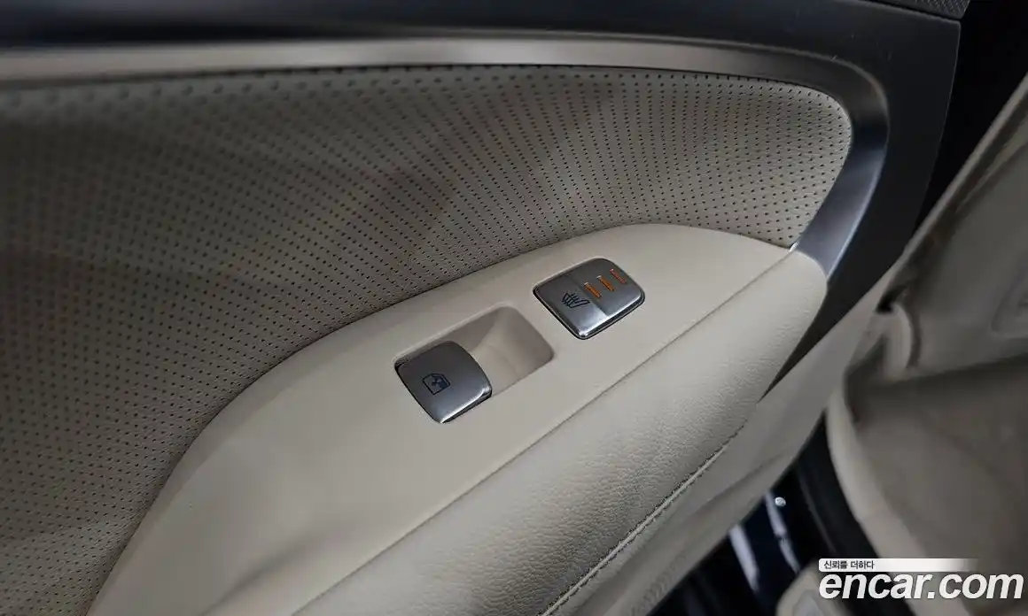 Genesis G70 2025 2.5 автомат (гидро), фото 24
