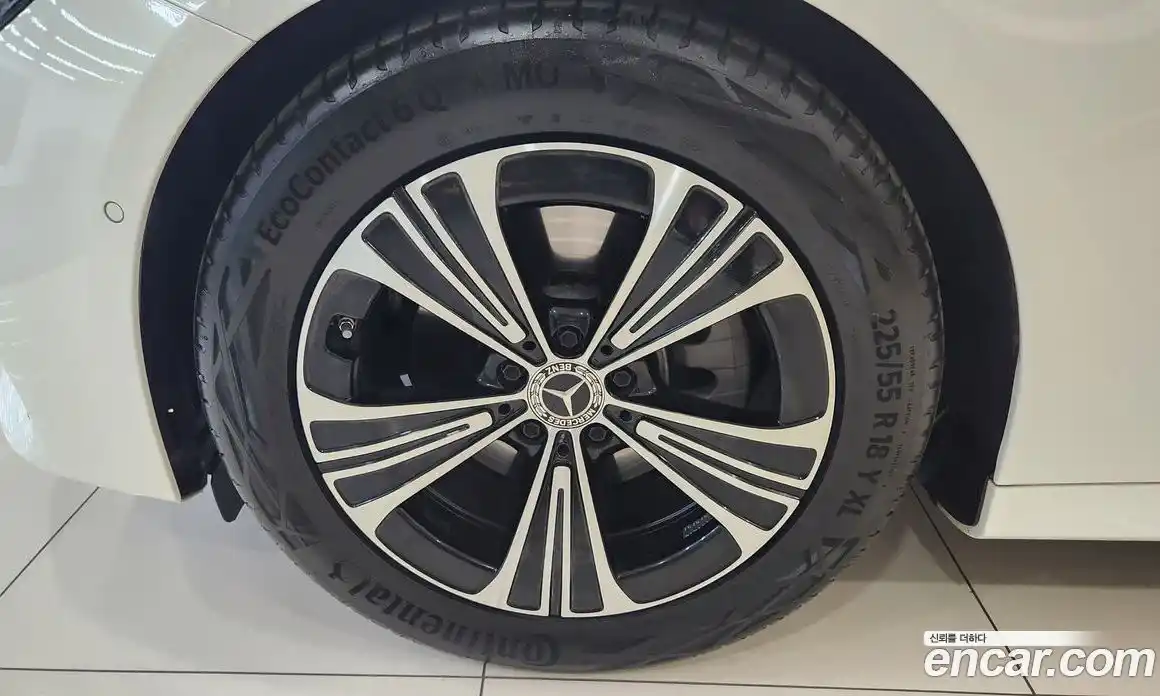 Mercedes-Benz E-Class 2025 2.0 гидро, фото 20