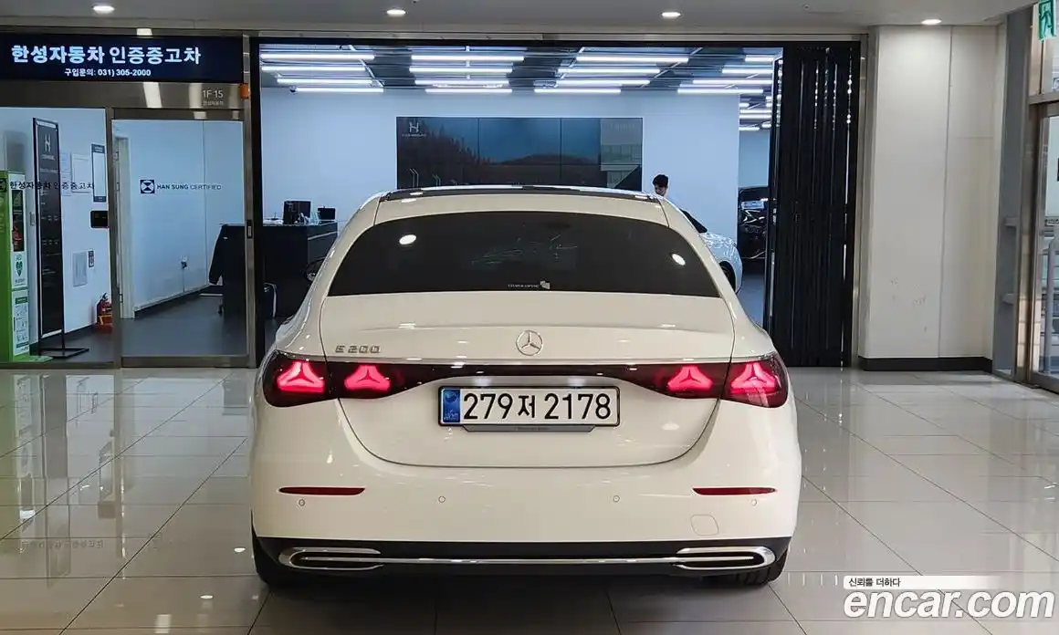 Mercedes-Benz E-Class 2025 2.0 гидро, фото 3