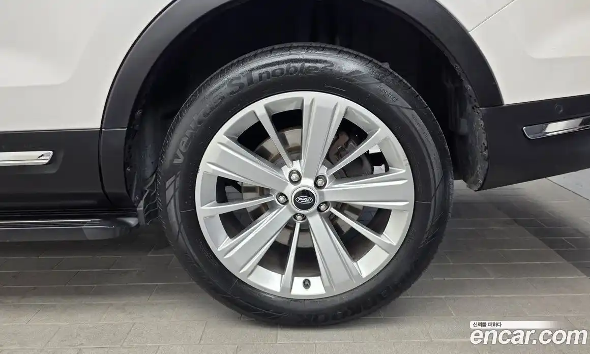 Ford Explorer 2018 2.3 автомат (гидро), фото 7