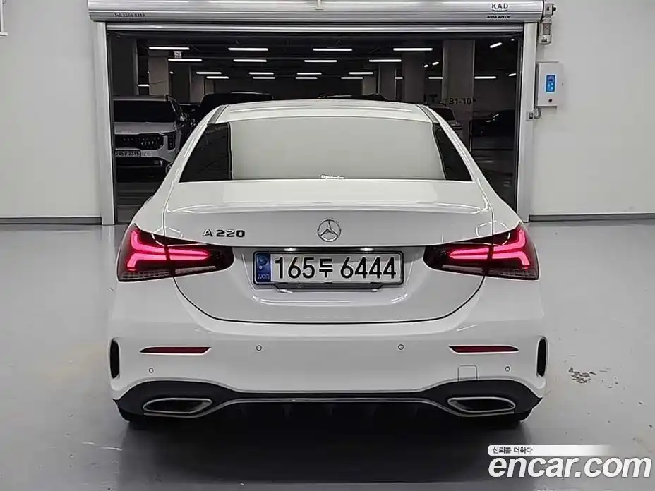 Mercedes-Benz A-Class 2021 2.0 гидро, фото 4