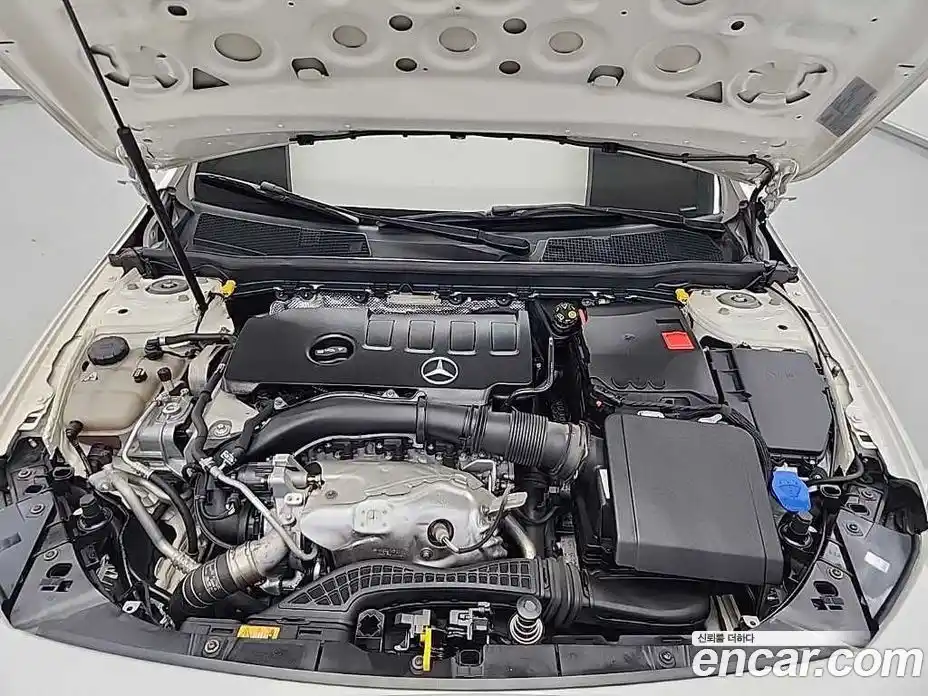 Mercedes-Benz A-Class 2021 2.0 гидро, фото 6