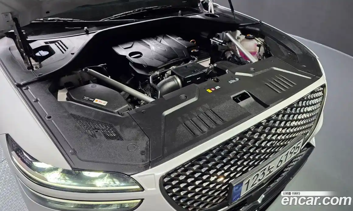 Genesis GV70 2023 2.5 гидро, фото 6