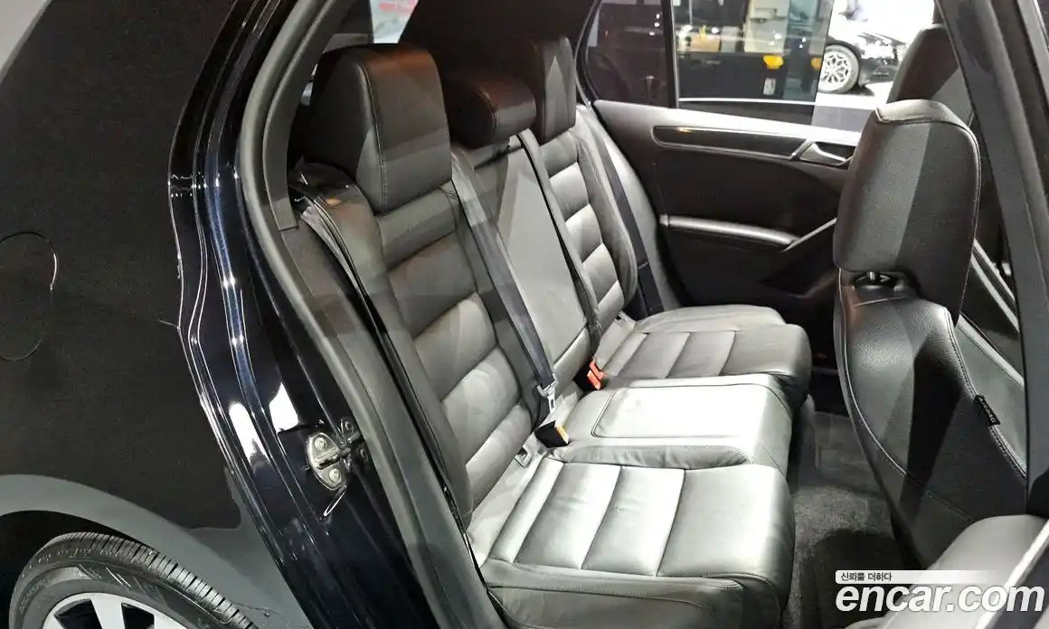Volkswagen Golf 2010 2.0 автомат (гидро), фото 11