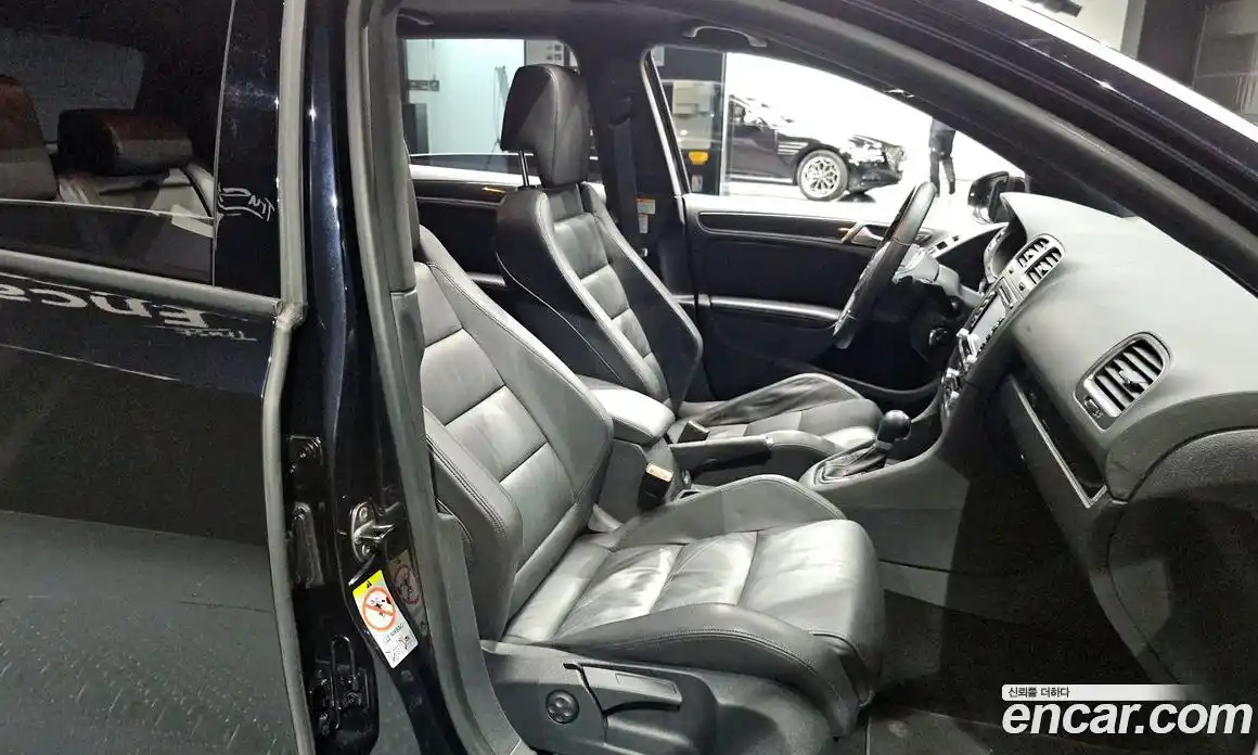 Volkswagen Golf 2010 2.0 автомат (гидро), фото 12
