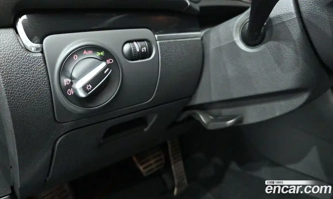 Volkswagen Golf 2010 2.0 автомат (гидро), фото 18