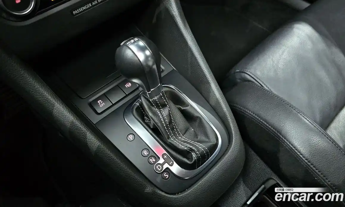 Volkswagen Golf 2010 2.0 автомат (гидро), фото 9