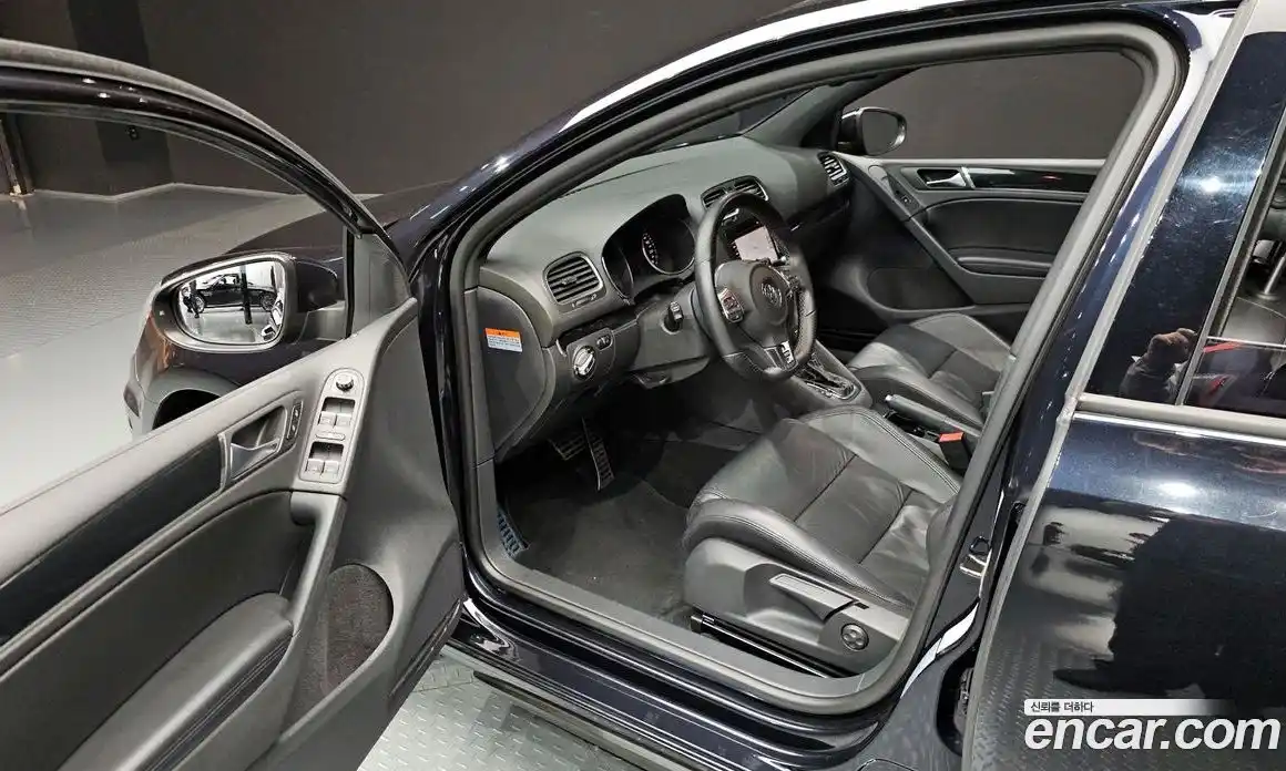 Volkswagen Golf 2010 2.0 автомат (гидро), фото 10