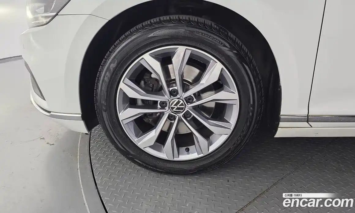 Volkswagen Passat 2022 2.0 автомат (гидро), фото 5