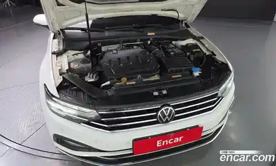 Volkswagen Passat 2022 2.0 автомат (гидро), миниатюра 6