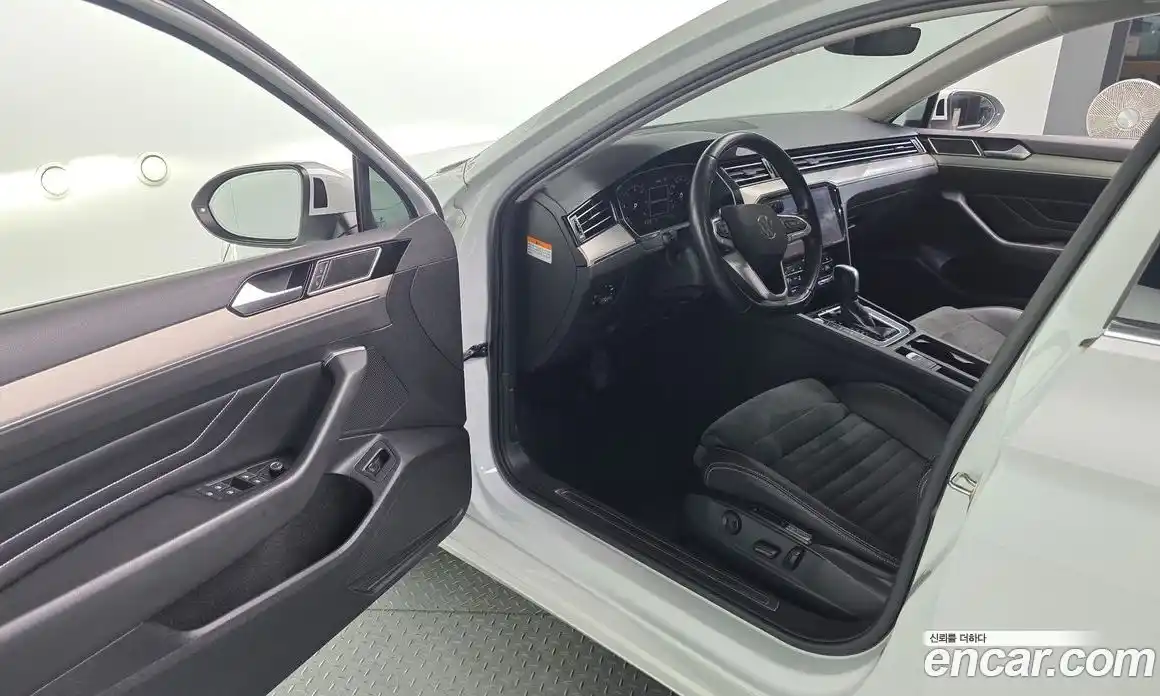 Volkswagen Passat 2022 2.0 автомат (гидро), фото 10