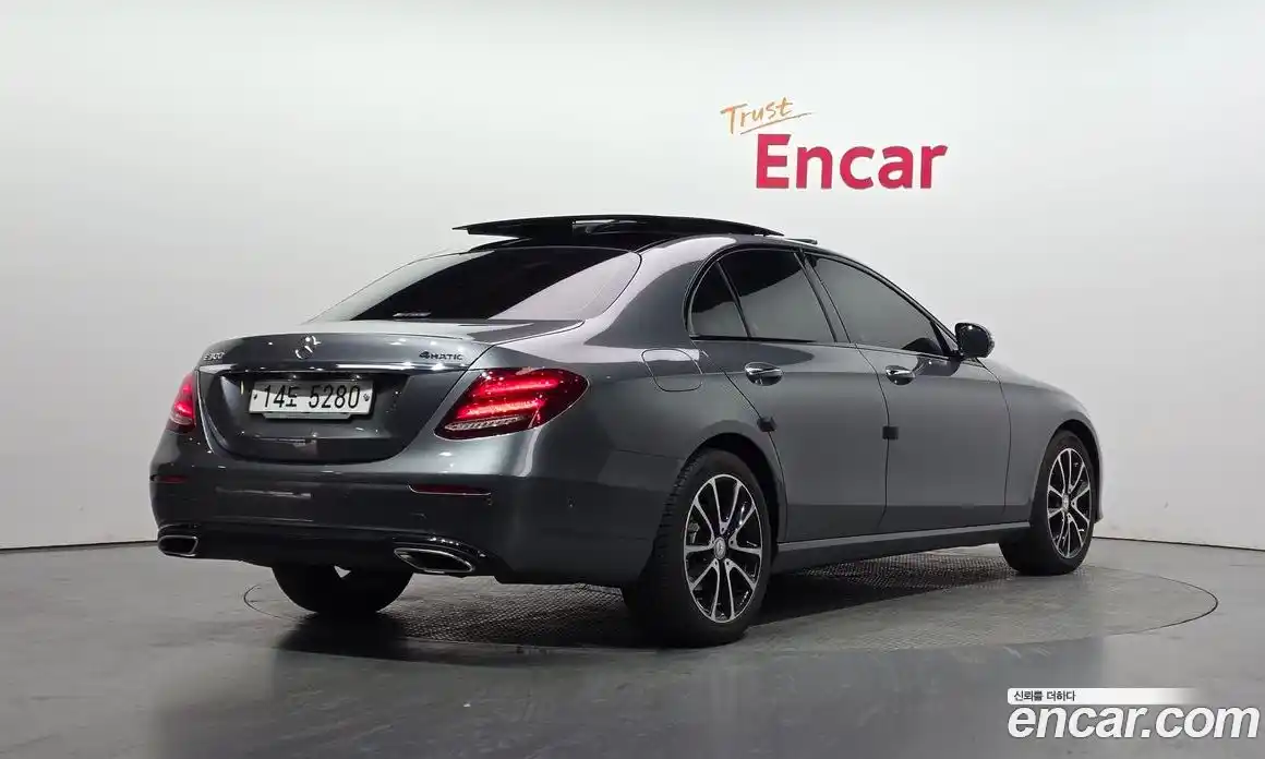 Mercedes-Benz E-Class 2017 2.0 гидро, фото 2
