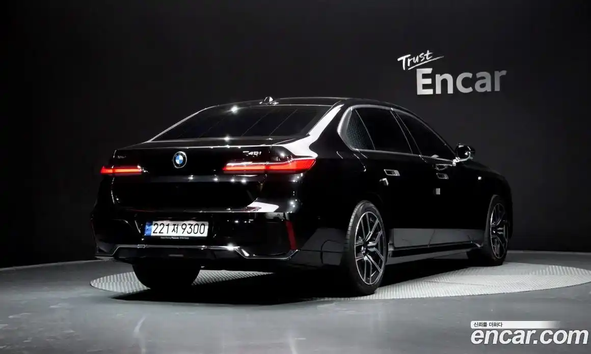 BMW 7-Series 2024 3.0 гидро, фото 2