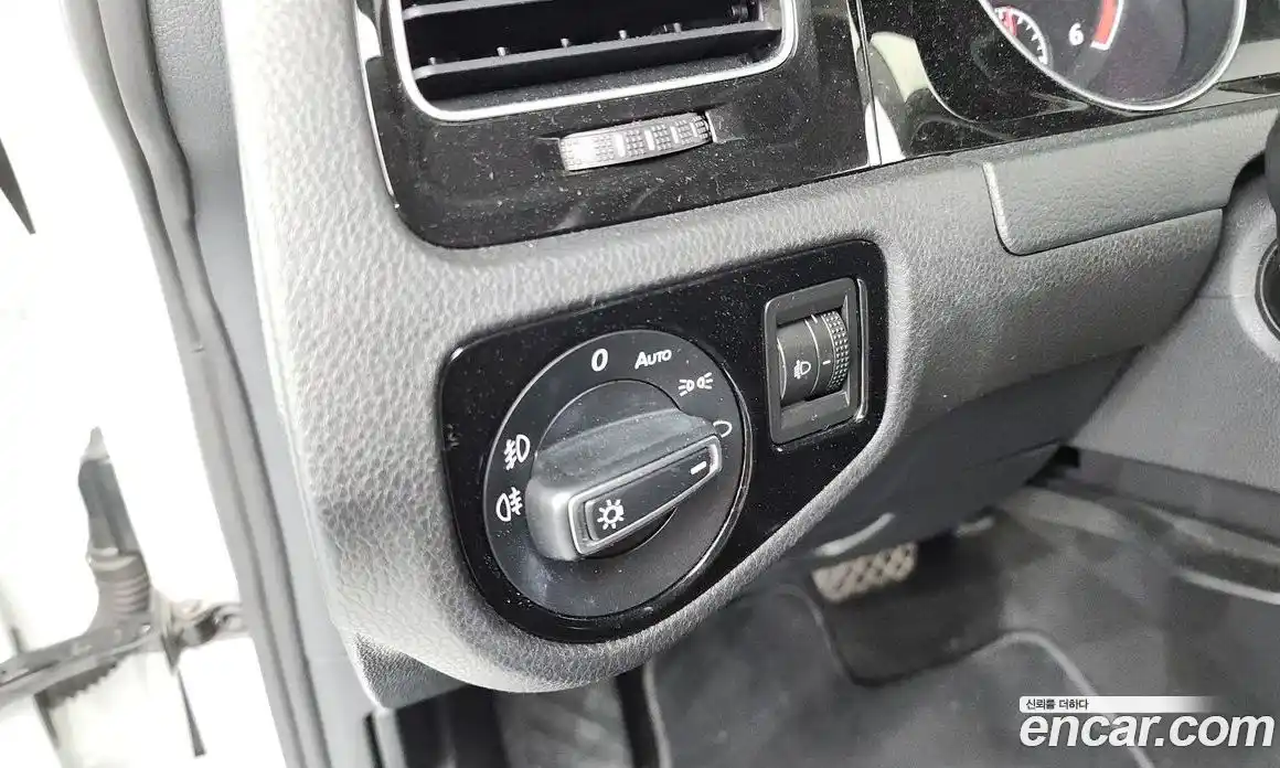 Volkswagen Golf 2013 1.6 автомат (гидро), фото 20