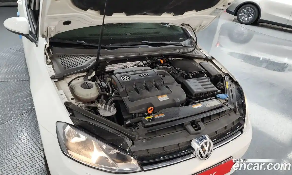 Volkswagen Golf 2013 1.6 автомат (гидро), фото 6