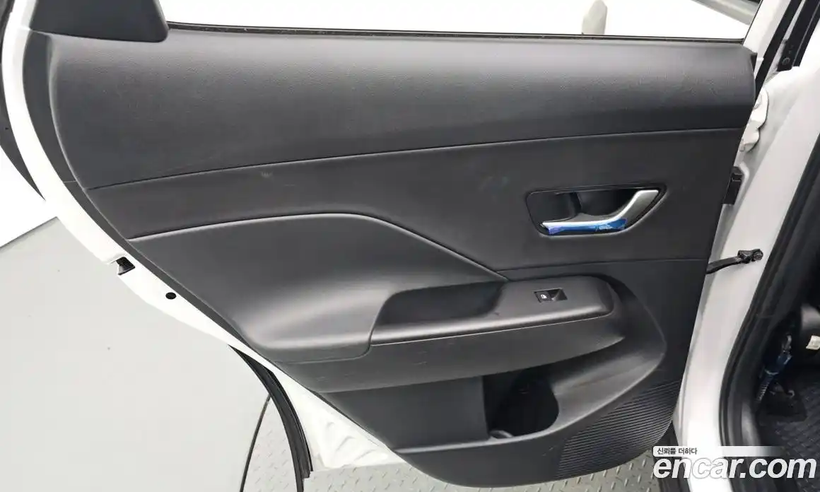 Hyundai Kona 2024 1.6 гидро, фото 15