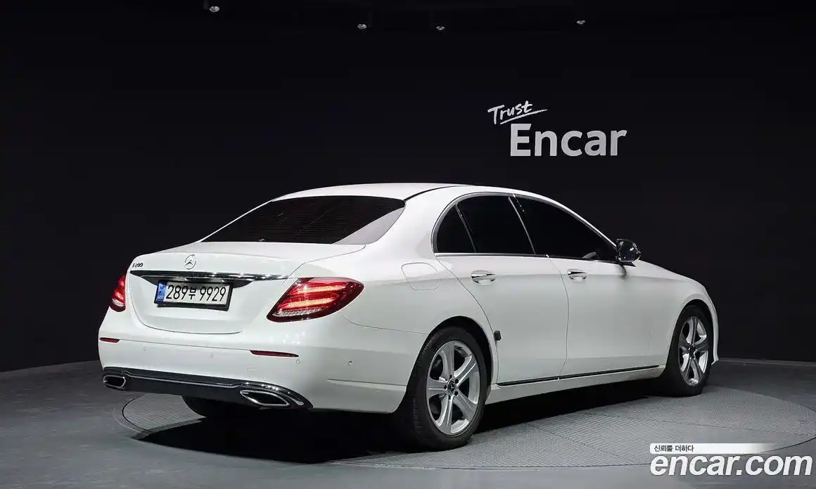 Mercedes-Benz E-Class 2018 2.0 гидро, фото 2