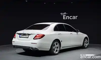 Mercedes-Benz E-Class 2018 2.0 гидро, миниатюра 2