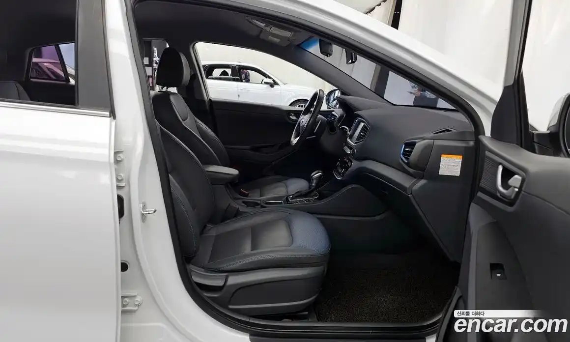 Hyundai Ioniq 2017 1.6 автомат (гидро), фото 11