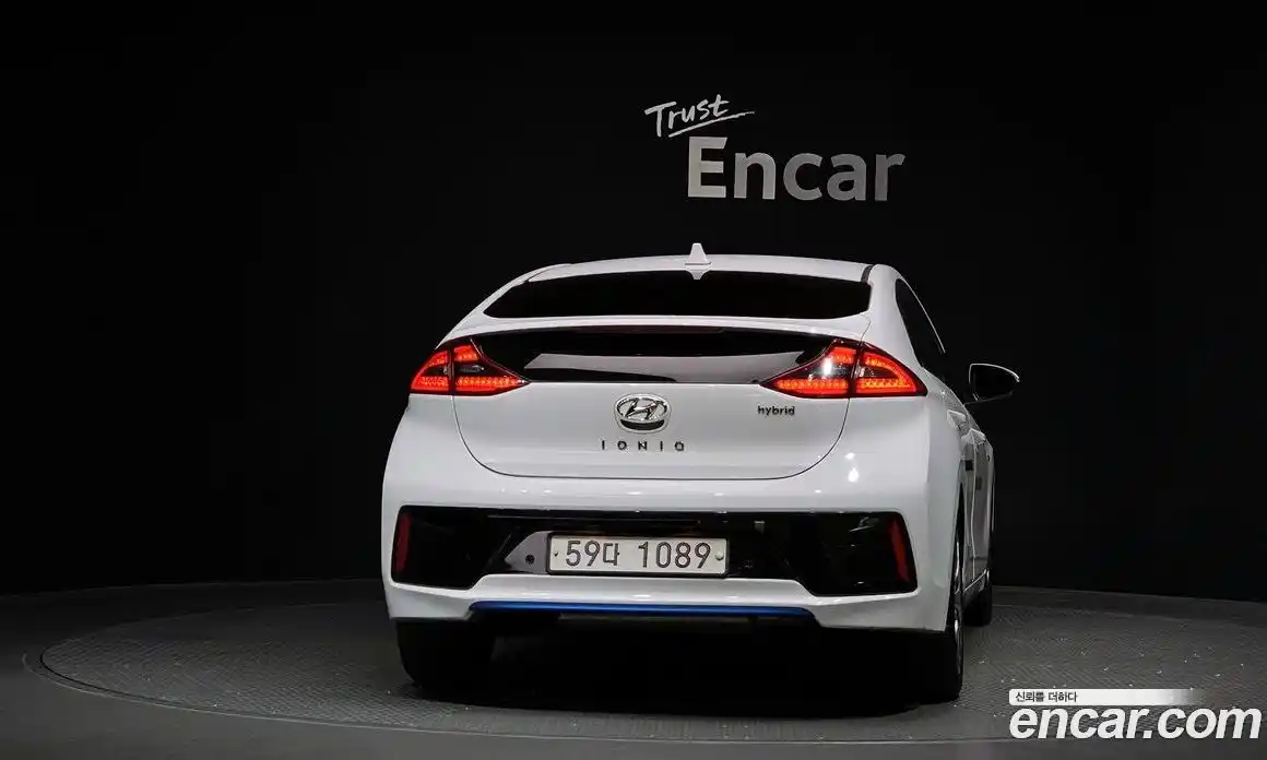 Hyundai Ioniq 2017 1.6 автомат (гидро), фото 4