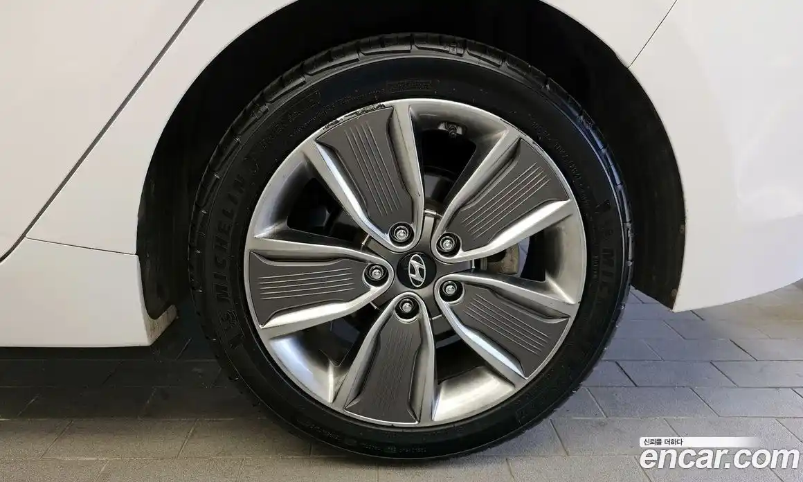 Hyundai Ioniq 2017 1.6 автомат (гидро), фото 5