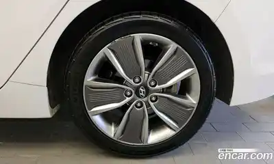 Hyundai Ioniq 2017 1.6 автомат (гидро), миниатюра 5