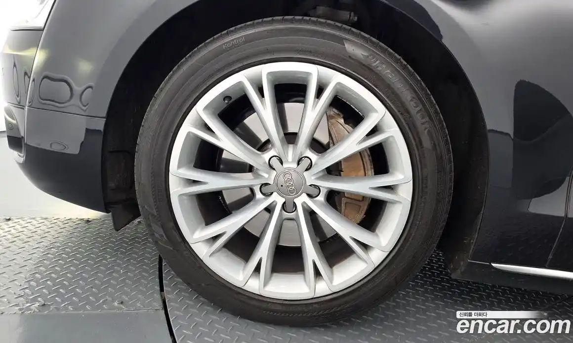 Audi A8 2013 3.0 автомат (гидро), фото 5