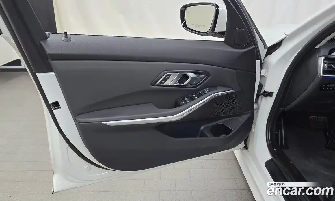 BMW 3-Series 2019 2.0 гидро, фото 14