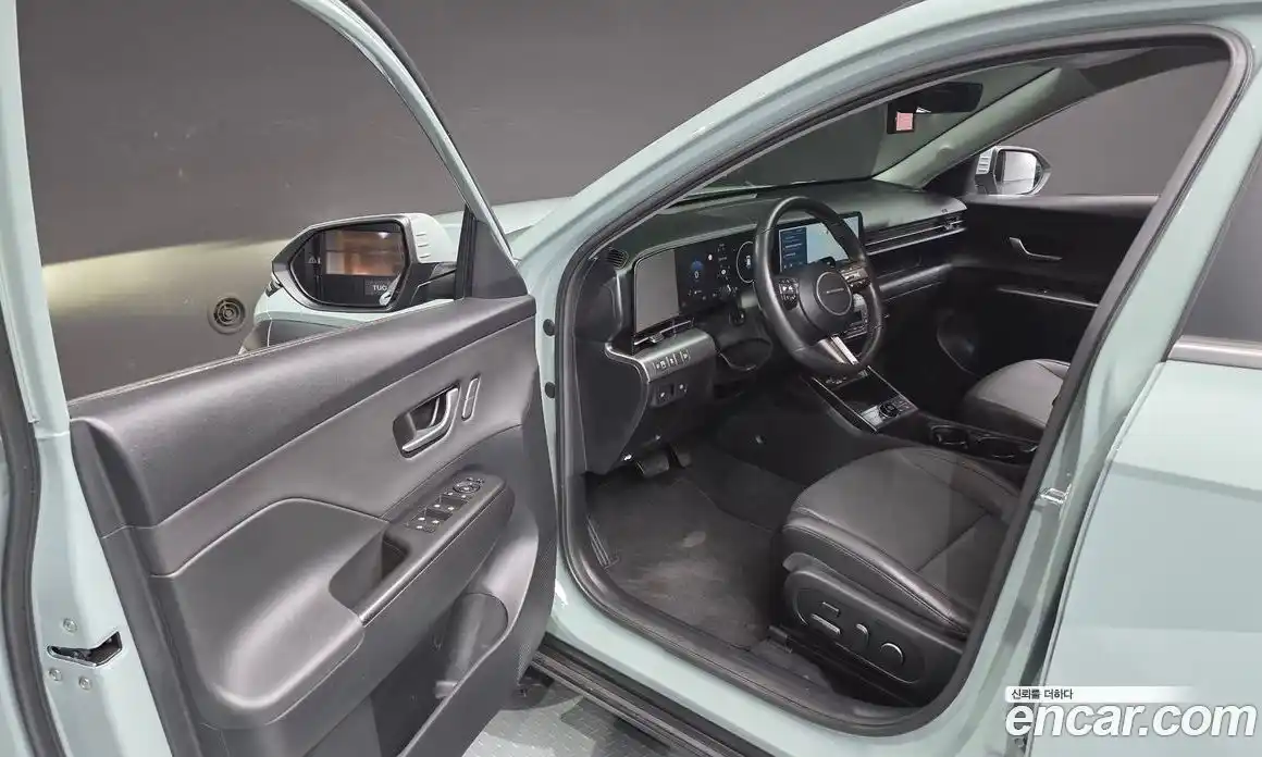 Hyundai Kona 2023 1.6 автомат (гидро), фото 13
