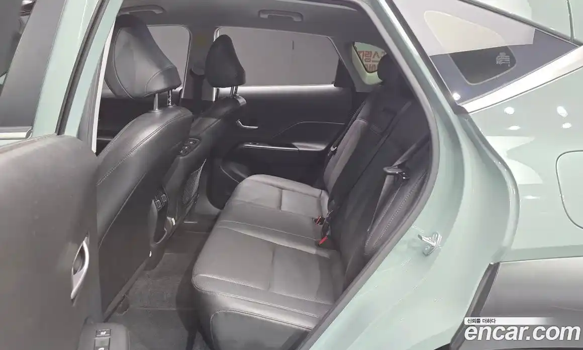 Hyundai Kona 2023 1.6 автомат (гидро), фото 17