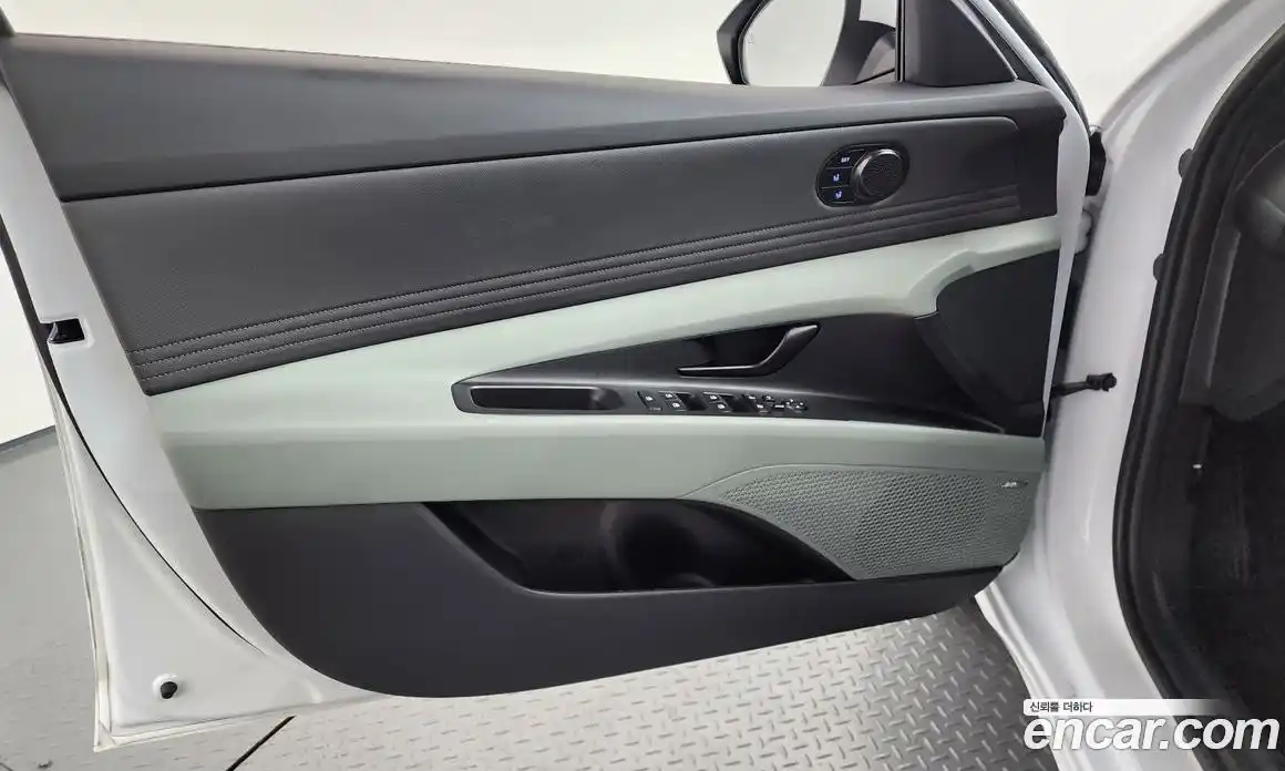 Hyundai Avante 2024 1.6 гидро, фото 13
