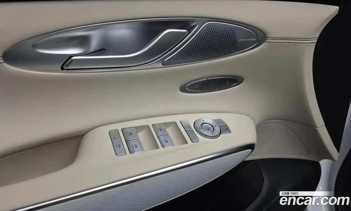Genesis GV70 2025 3.5 автомат (гидро), фото 30