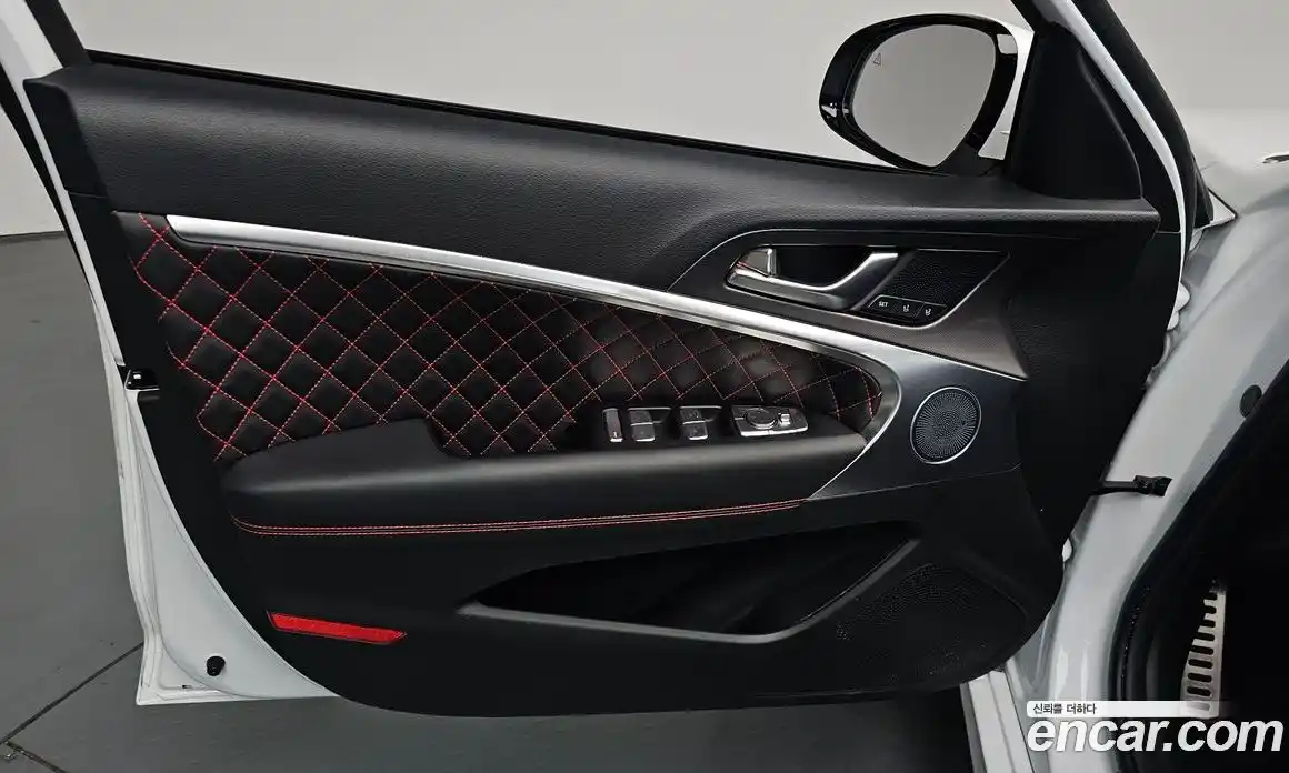 Genesis G70 2025 3.3 гидро, фото 13